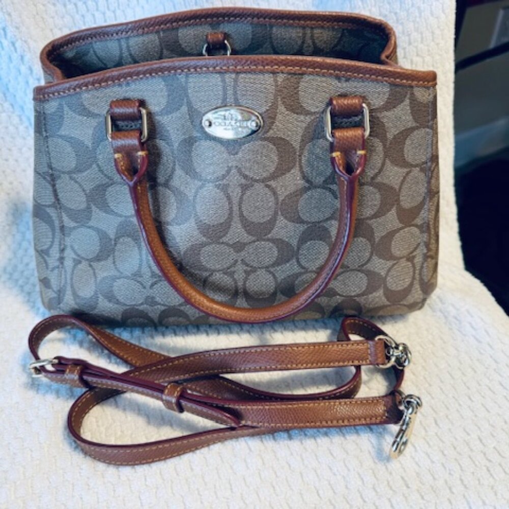 Coach Savannah Small Carryall Signature Canvas Crossbody GUC